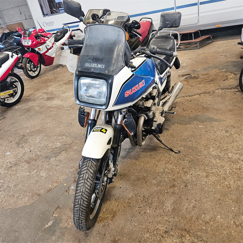 Suzuki GSX 1100 ES - Motociklas: foto 2 Suzuki GSX 1100 ES - Motociklas: foto 2