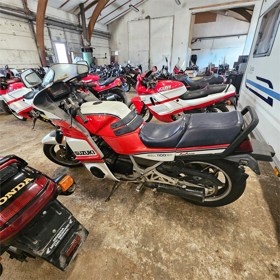 Suzuki GSX1100EF - Motociklas: foto 5 Suzuki GSX1100EF - Motociklas: foto 5
