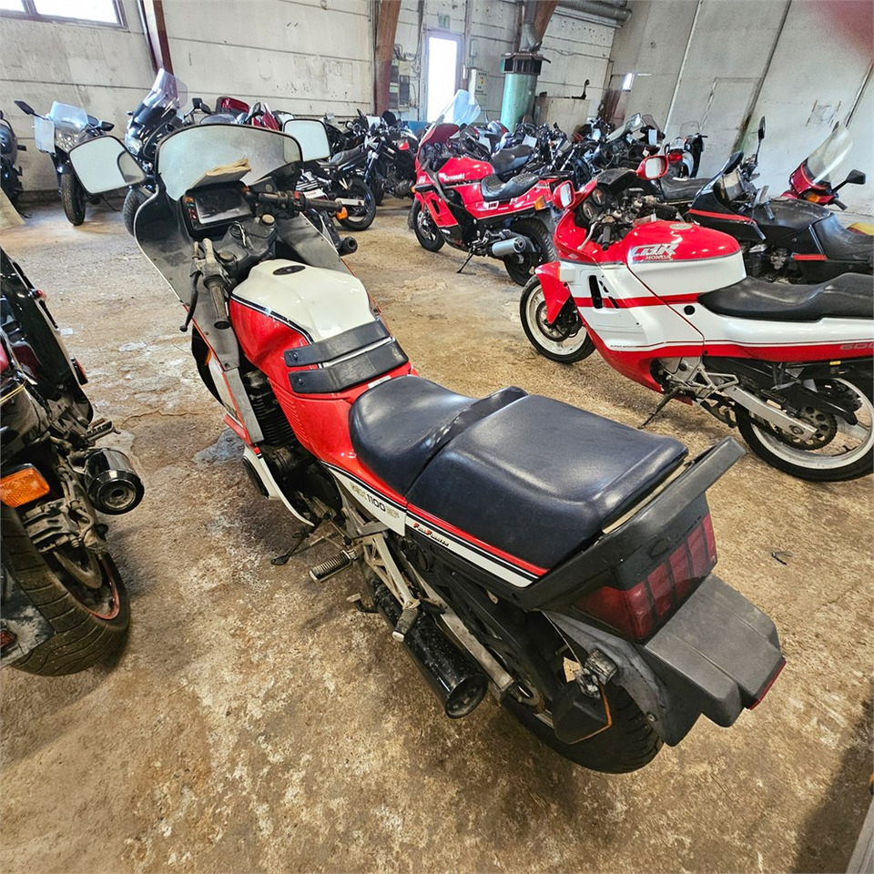 Suzuki GSX1100EF - Motociklas: foto 4 Suzuki GSX1100EF - Motociklas: foto 4