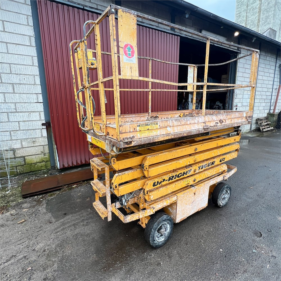 UpRight Tiger F5024-01 - Žirklinis keltuvas: foto 5 UpRight Tiger F5024-01 - Žirklinis keltuvas: foto 5
