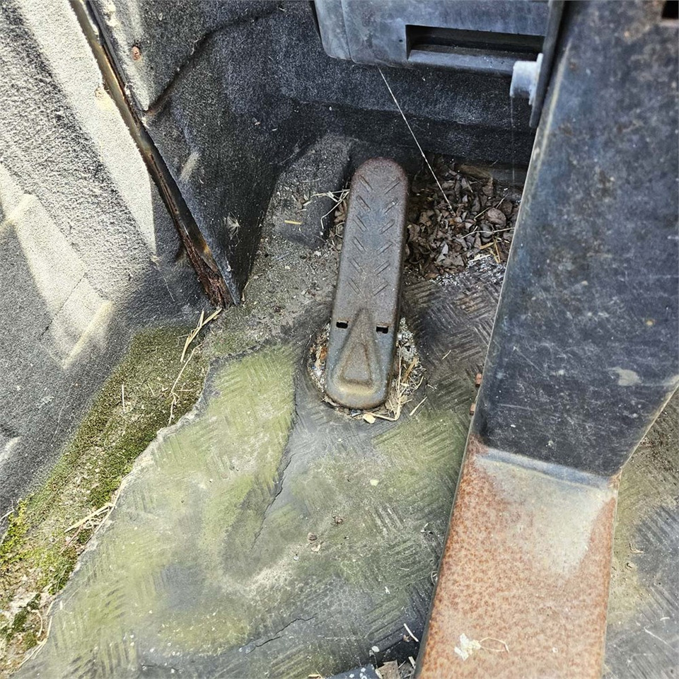 Vilkikas Sisu TRX 181: foto 17 Vilkikas Sisu TRX 181: foto 17