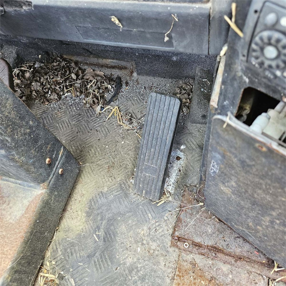 Vilkikas Sisu TRX 181: foto 15 Vilkikas Sisu TRX 181: foto 15