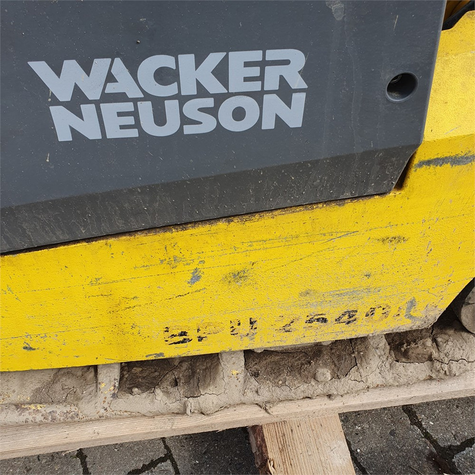 Wacker Neuson BPU 2540A - Tankinimo plokštė: foto 3 Wacker Neuson BPU 2540A - Tankinimo plokštė: foto 3