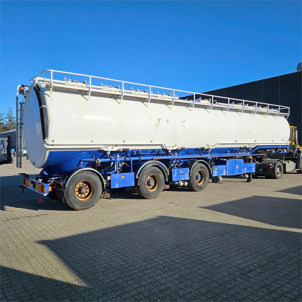 Welgro 97WSL43-32 Food tank - Puspriekabė cisterna: foto 3 Welgro 97WSL43-32 Food tank - Puspriekabė cisterna: foto 3