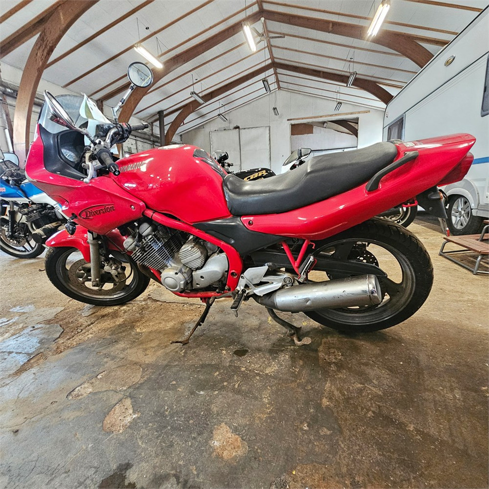 Yamaha XJ600 Diversion - Motociklas: foto 2 Yamaha XJ600 Diversion - Motociklas: foto 2