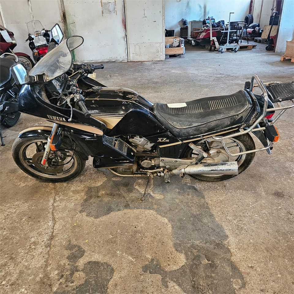 Yamaha XZ550 - Motociklas: foto 2 Yamaha XZ550 - Motociklas: foto 2