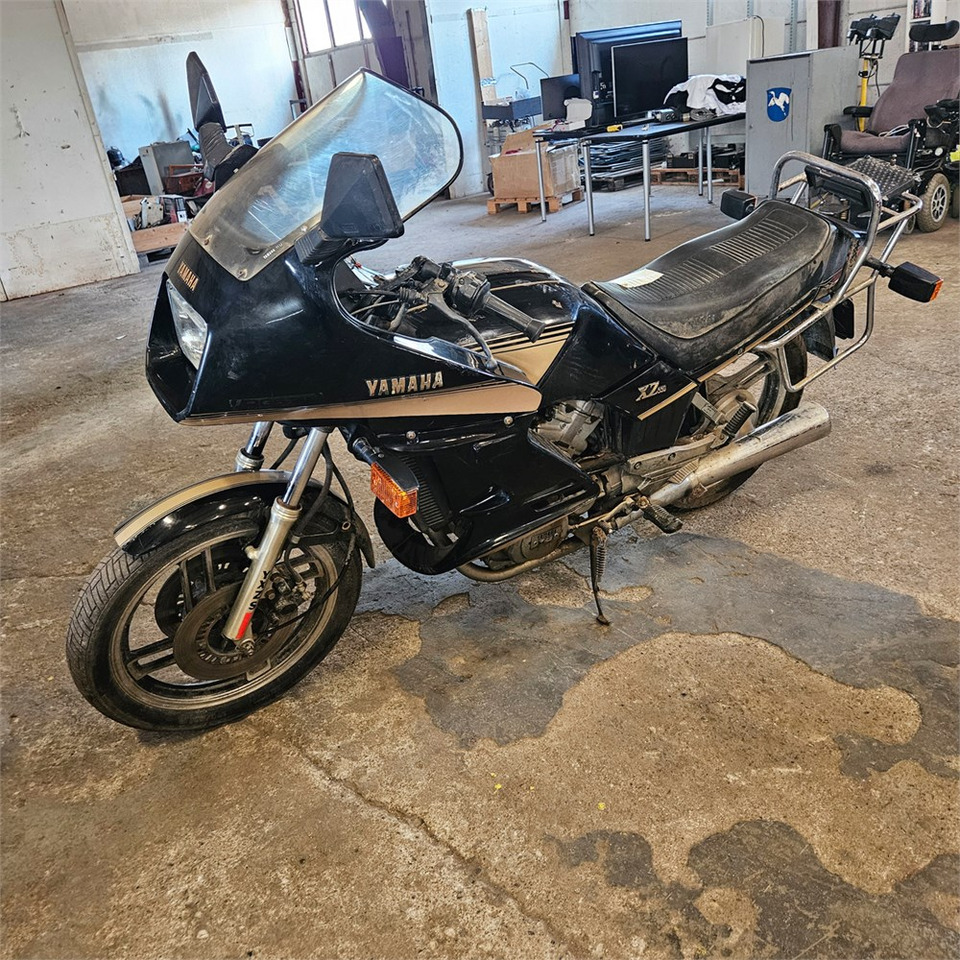 Yamaha XZ550 - Motociklas: foto 1 Yamaha XZ550 - Motociklas: foto 1