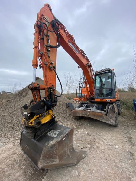 Doosan DX 160W-3 - Ratinis ekskavatorius: foto 4 Doosan DX 160W-3 - Ratinis ekskavatorius: foto 4