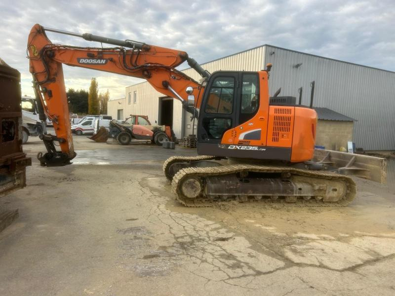 Doosan DX 235 LCR-5 - Vikšrinis ekskavatorius: foto 1 Doosan DX 235 LCR-5 - Vikšrinis ekskavatorius: foto 1