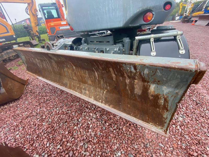 Ratinis ekskavatorius Neuson EW 100: foto 8