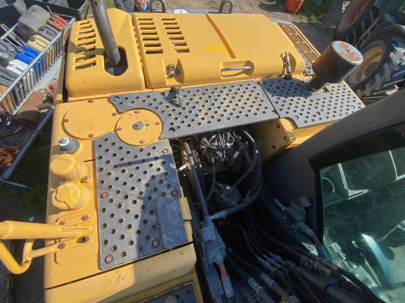 Vikšrinis ekskavatorius Volvo EC160 CL: foto 17