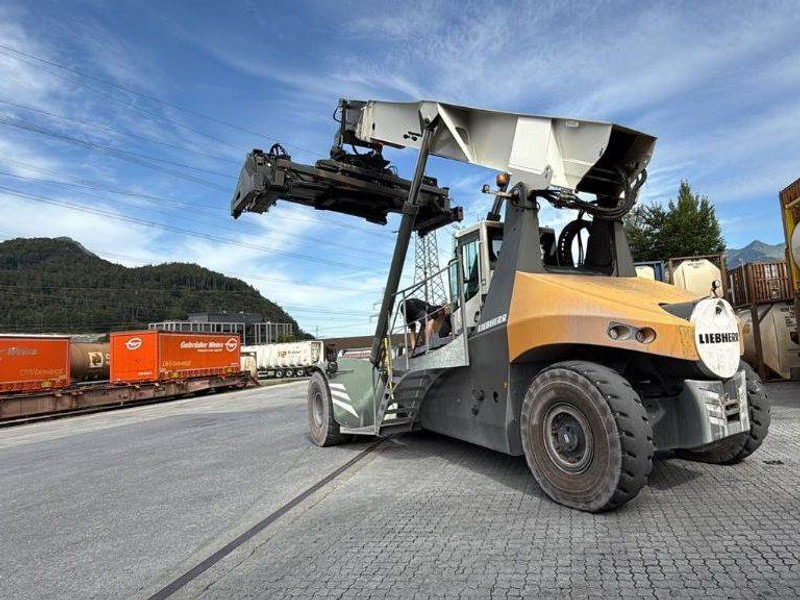 Liebherr LRS545 Intermodal - Stelažų krautuvas: foto 1 Liebherr LRS545 Intermodal - Stelažų krautuvas: foto 1