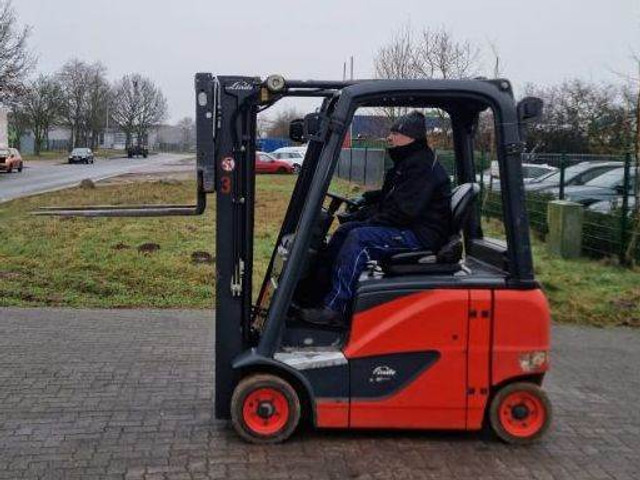 Linde E16PH - Elektrinis krautuvas: foto 2 Linde E16PH - Elektrinis krautuvas: foto 2