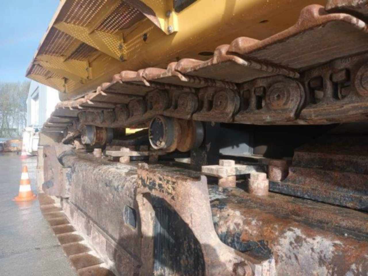 Vikšrinis ekskavatorius CAT 374F: foto 9