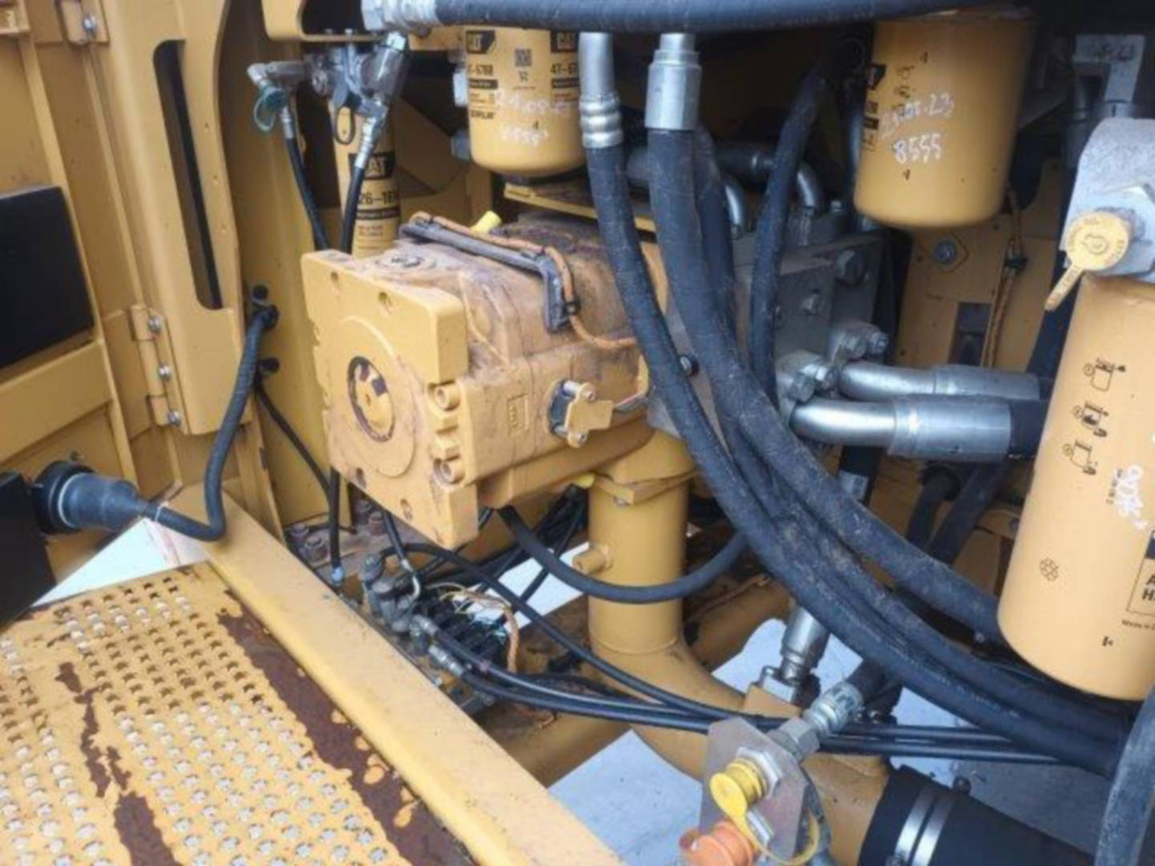 Vikšrinis ekskavatorius CAT 374F: foto 8