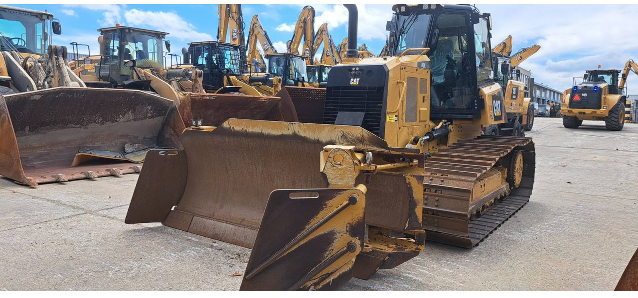 CAT D6K2LGP - Buldozeris: foto 1 CAT D6K2LGP - Buldozeris: foto 1