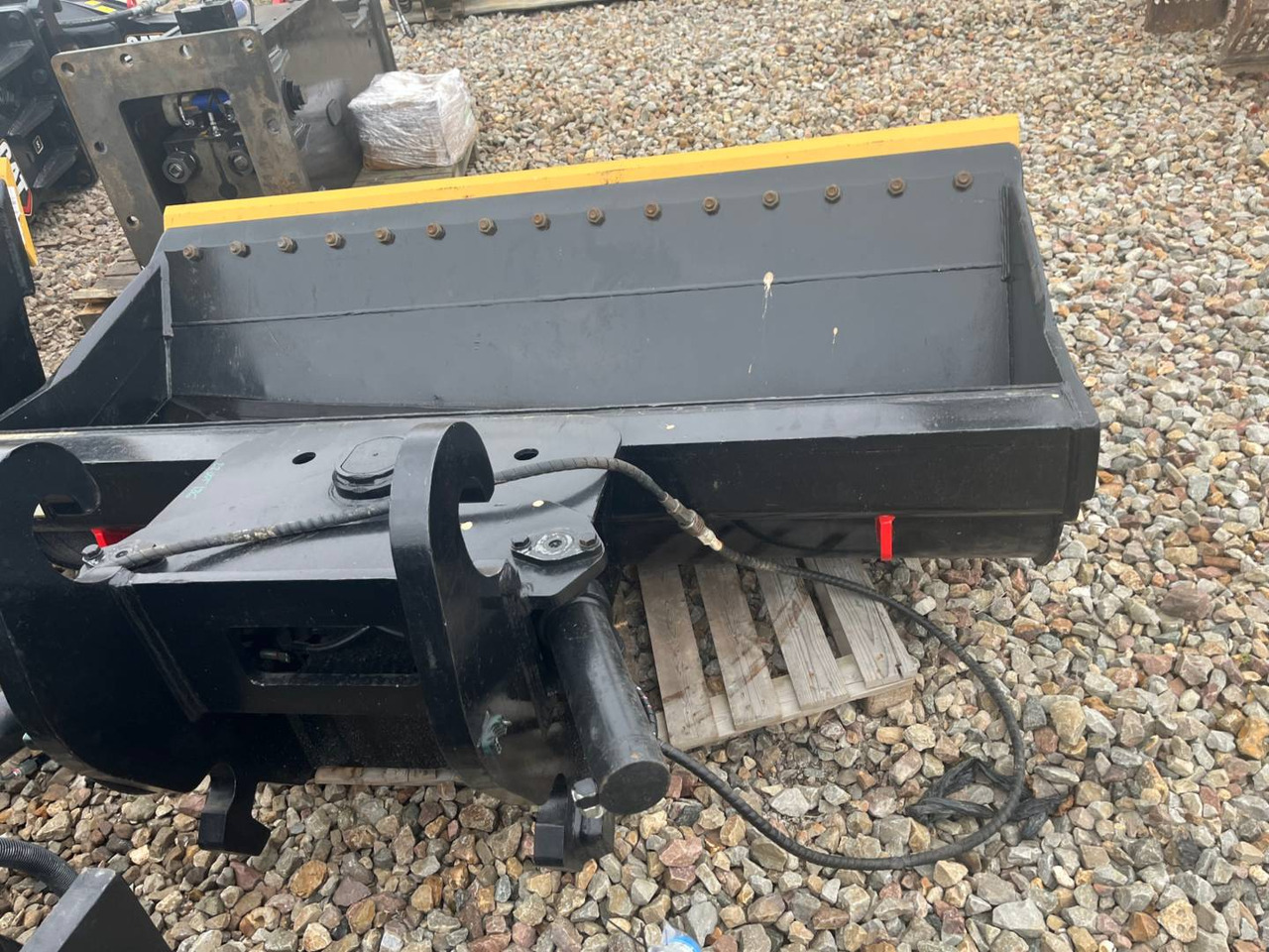 CAT GODET TILT/CW45S/2400MM - Ekskavatoriaus kaušas: foto 1 CAT GODET TILT/CW45S/2400MM - Ekskavatoriaus kaušas: foto 1