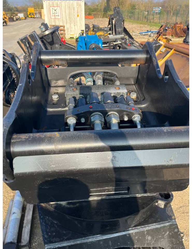 CAT HCS80 - Greita jungtis - Statybinė technika: foto 1 CAT HCS80 - Greita jungtis - Statybinė technika: foto 1