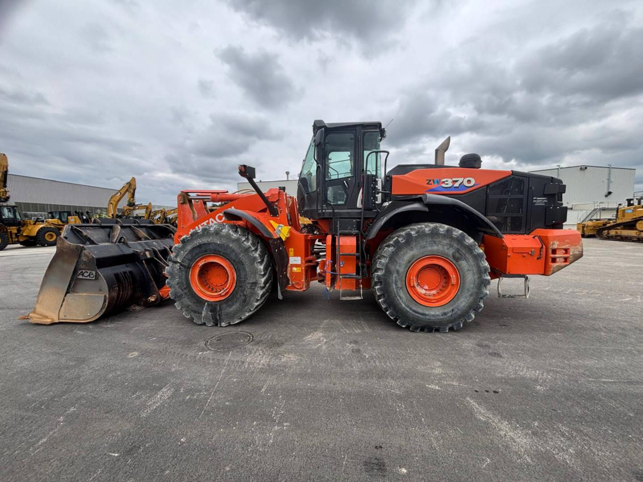 Ratinis krautuvas HITACHI ZW370.6: foto 11