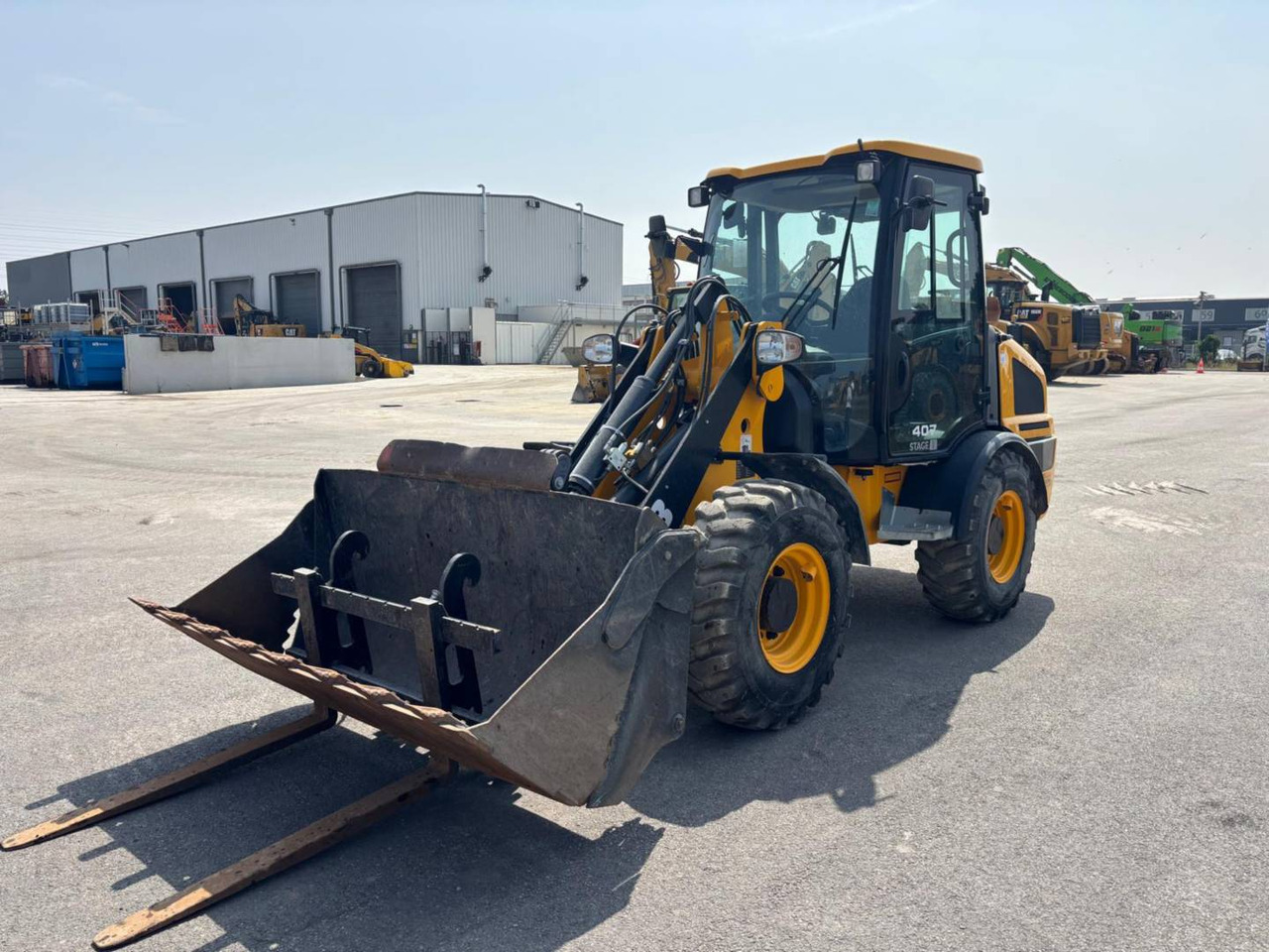 JCB 407 - Ratinis krautuvas: foto 1 JCB 407 - Ratinis krautuvas: foto 1