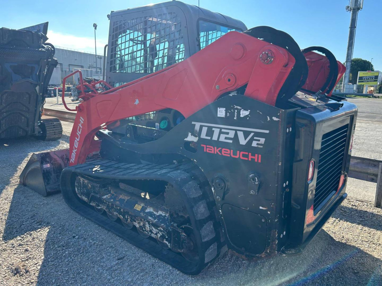 TAKEUCHI MFG. CO. LTD. TL12 - Vikšrinis krautuvas: foto 4 TAKEUCHI MFG. CO. LTD. TL12 - Vikšrinis krautuvas: foto 4