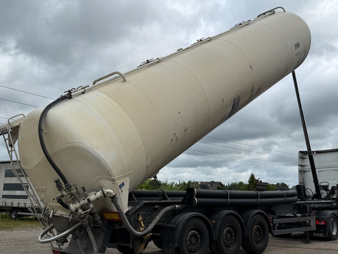 Spitzer SK 2760 CAL Kippsilo - Silo cisterna: foto 2 Spitzer SK 2760 CAL Kippsilo - Silo cisterna: foto 2