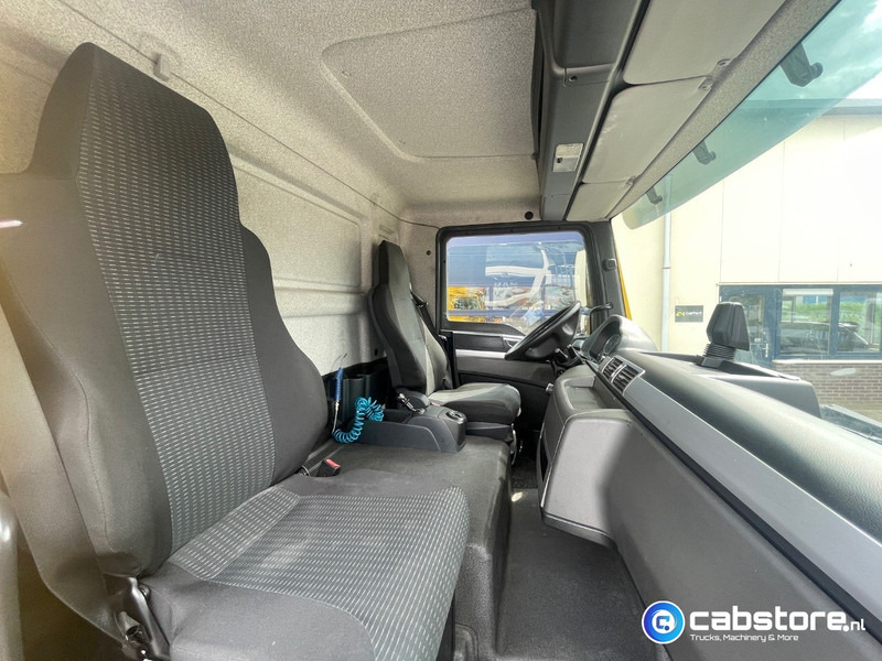 Furgonas sunkvežimis MAN TGL 12.180 4x2 Euro 6 Bakwagen MAN TGL 12.180 Bakwagen Euro 6 - Bouwjaar 2016 - Km  394.831 - Laadklep - Good condition: foto 9