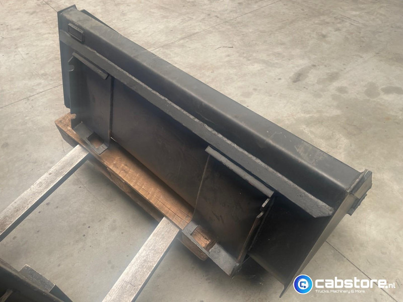 Strickland UK Laadschop Strickland UK Laadschop met Bobcat aansluiting - Kaušas - Krautuvas: foto 3 Strickland UK Laadschop Strickland UK Laadschop met Bobcat aansluiting - Kaušas - Krautuvas: foto 3