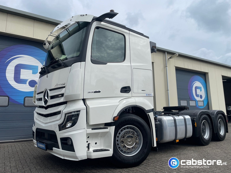 Mercedes-Benz Actros 3363 6x4 SLT Euro 6 3363 6x4 SLT Euro 6 - Zwaartransport - Heavy Load - Schwertransporte - 140 Ton - Year 2024 - Km 35.788 !! - Turbo Retarder Clutch - LIKE NEW !! - Vilkikas: foto 2 Mercedes-Benz Actros 3363 6x4 SLT Euro 6 3363 6x4 SLT Euro 6 - Zwaartransport - Heavy Load - Schwertransporte - 140 Ton - Year 2024 - Km 35.788 !! - Turbo Retarder Clutch - LIKE NEW !! - Vilkikas: foto 2