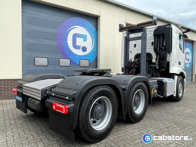 Mercedes-Benz Actros 3363 6x4 SLT Euro 6 3363 6x4 SLT Euro 6 - Zwaartransport - Heavy Load - Schwertransporte - 140 Ton - Year 2024 - Km 35.788 !! - Turbo Retarder Clutch - LIKE NEW !! - Vilkikas: foto 4 Mercedes-Benz Actros 3363 6x4 SLT Euro 6 3363 6x4 SLT Euro 6 - Zwaartransport - Heavy Load - Schwertransporte - 140 Ton - Year 2024 - Km 35.788 !! - Turbo Retarder Clutch - LIKE NEW !! - Vilkikas: foto 4