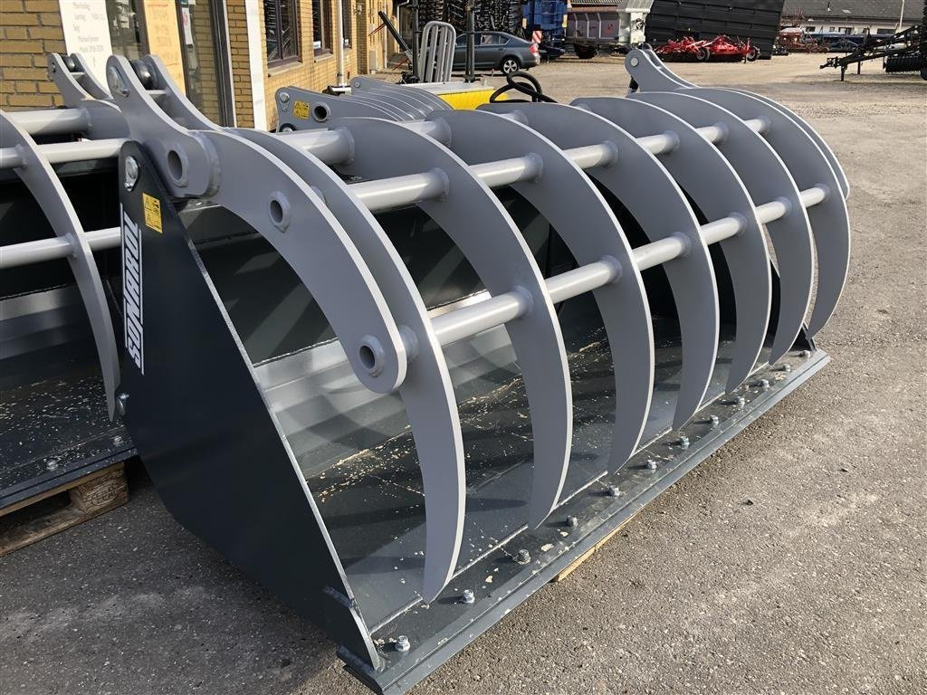 Sonarol Sonarol Heavy Duty Multiskovl - Traktorius - frontalinis krautuvas: foto 3 Sonarol Sonarol Heavy Duty Multiskovl - Traktorius - frontalinis krautuvas: foto 3