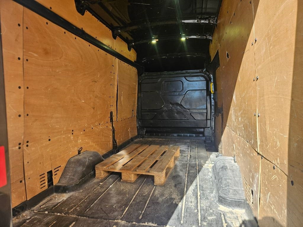 Krovininis mikroautobusas Ford Transit: foto 6 Krovininis mikroautobusas Ford Transit: foto 6