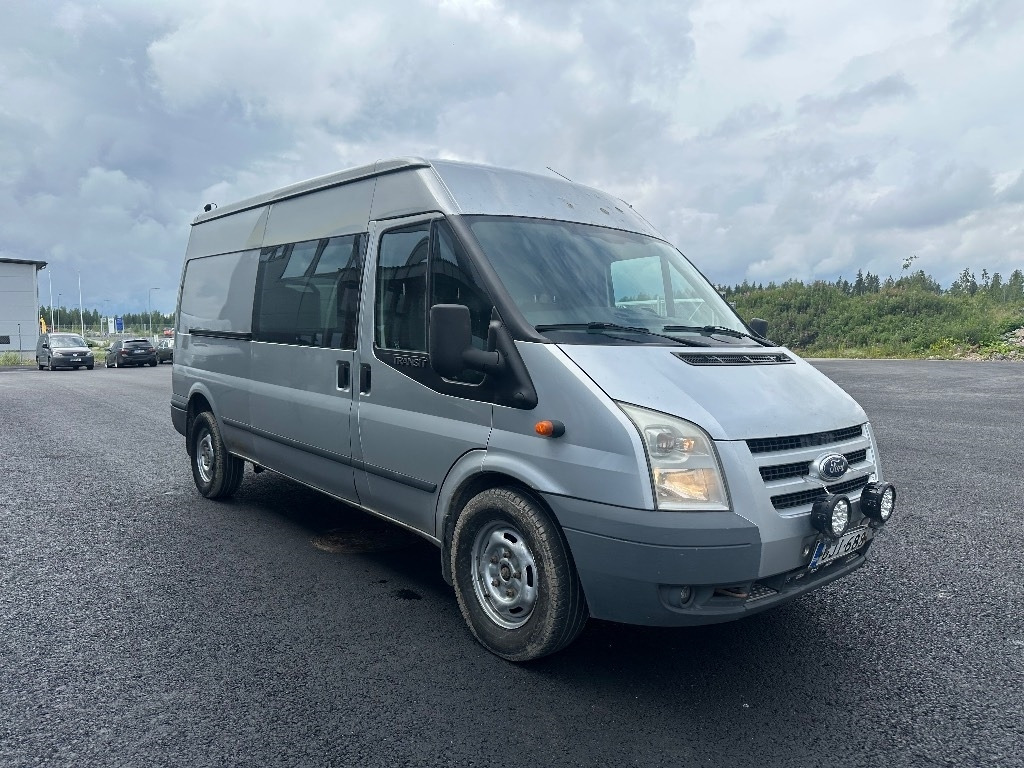 Ford Transit T350 4X4 huoltohyllyt - Krovininis mikroautobusas: foto 2 Ford Transit T350 4X4 huoltohyllyt - Krovininis mikroautobusas: foto 2