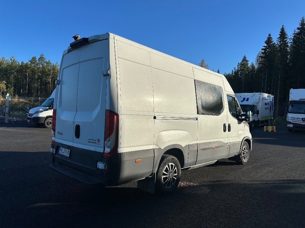 Iveco Daily 35S14 CNG A8 Huom! 6hlö PAKETTIAUTO - Krovininis mikroautobusas: foto 4 Iveco Daily 35S14 CNG A8 Huom! 6hlö PAKETTIAUTO - Krovininis mikroautobusas: foto 4