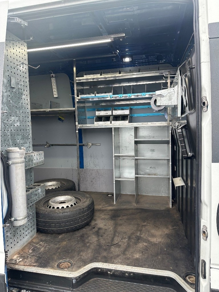 Iveco Daily 35S16 - Krovininis mikroautobusas: foto 5 Iveco Daily 35S16 - Krovininis mikroautobusas: foto 5