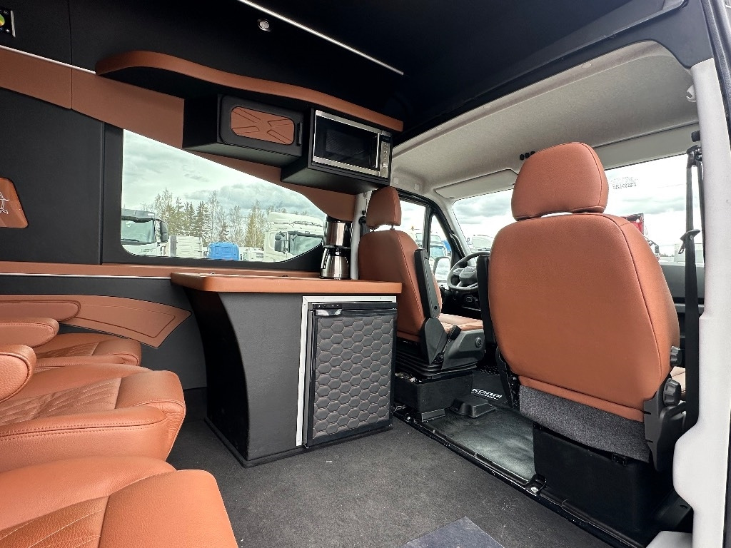 Iveco Daily 35S18A8 1+4hlö retkeilyauto  lizingą Iveco Daily 35S18A8 1+4hlö retkeilyauto: foto 8