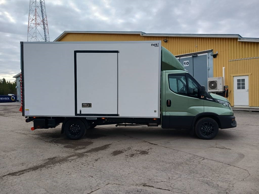 Iveco Daily 35S18A8 - Krovininis mikroautobusas: foto 5 Iveco Daily 35S18A8 - Krovininis mikroautobusas: foto 5