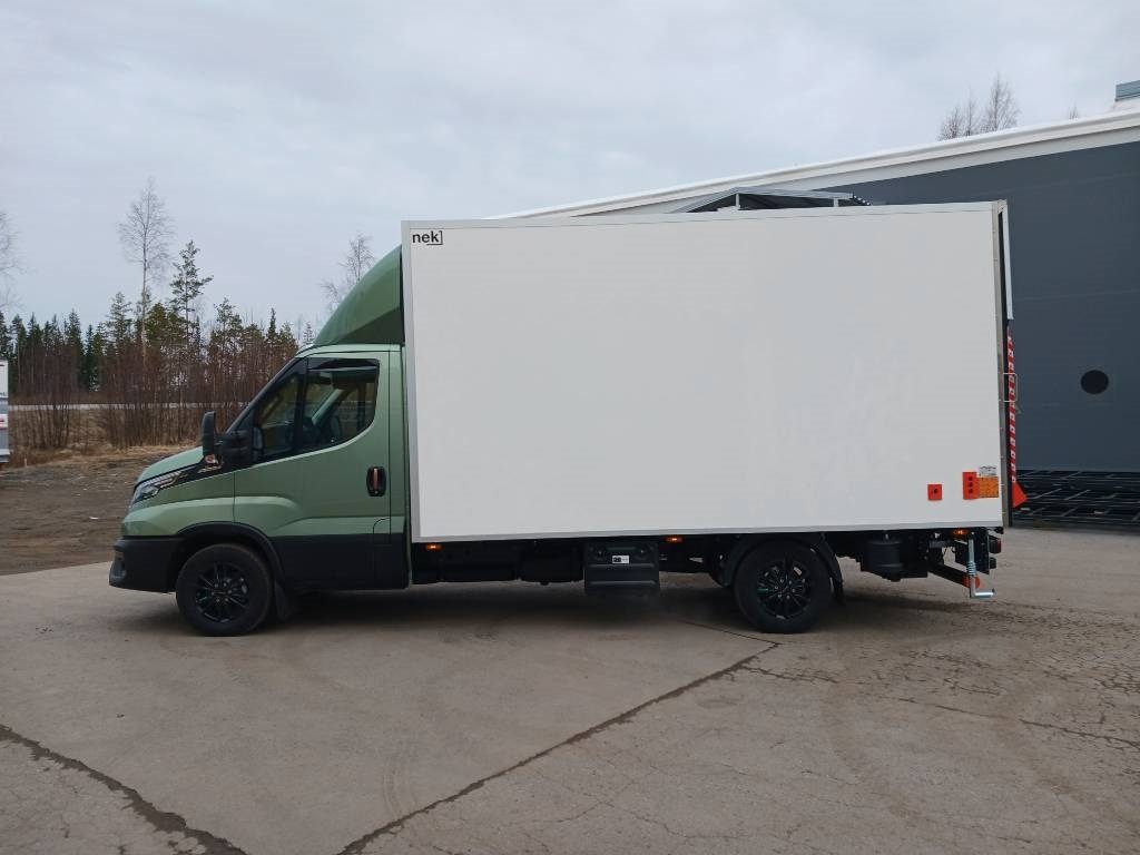 Nauja Krovininis mikroautobusas Iveco Daily 35S18A8: foto 8