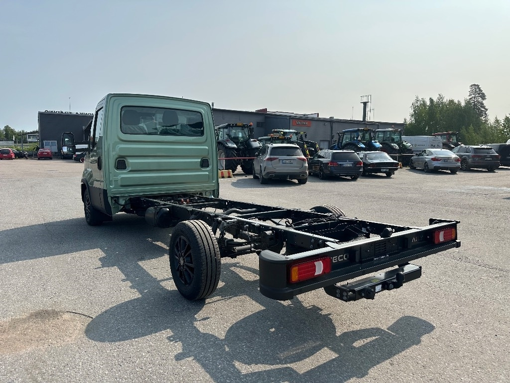 Iveco Daily 35S18A8 alusta - Krovininis mikroautobusas: foto 5 Iveco Daily 35S18A8 alusta - Krovininis mikroautobusas: foto 5