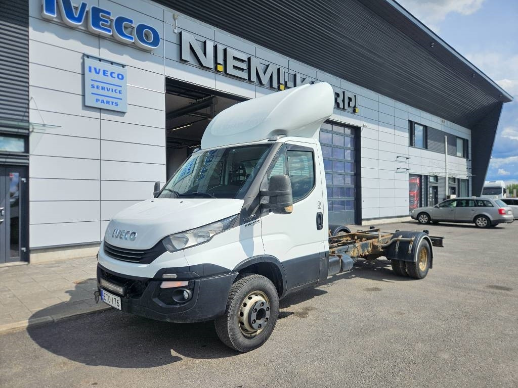 Iveco Daily 70C17 - Furgonas su krovinių dėže: foto 1 Iveco Daily 70C17 - Furgonas su krovinių dėže: foto 1