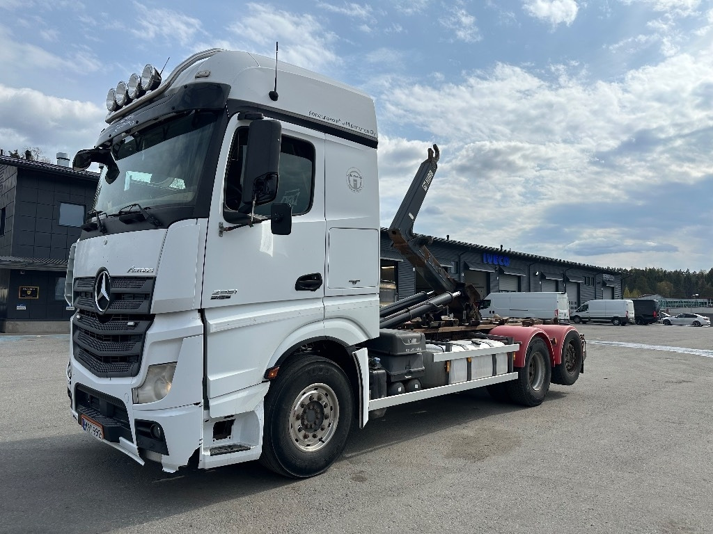 Mercedes-Benz Actros 2551 6x2*4 - Hook-lift sunkvežimis: foto 1 Mercedes-Benz Actros 2551 6x2*4 - Hook-lift sunkvežimis: foto 1