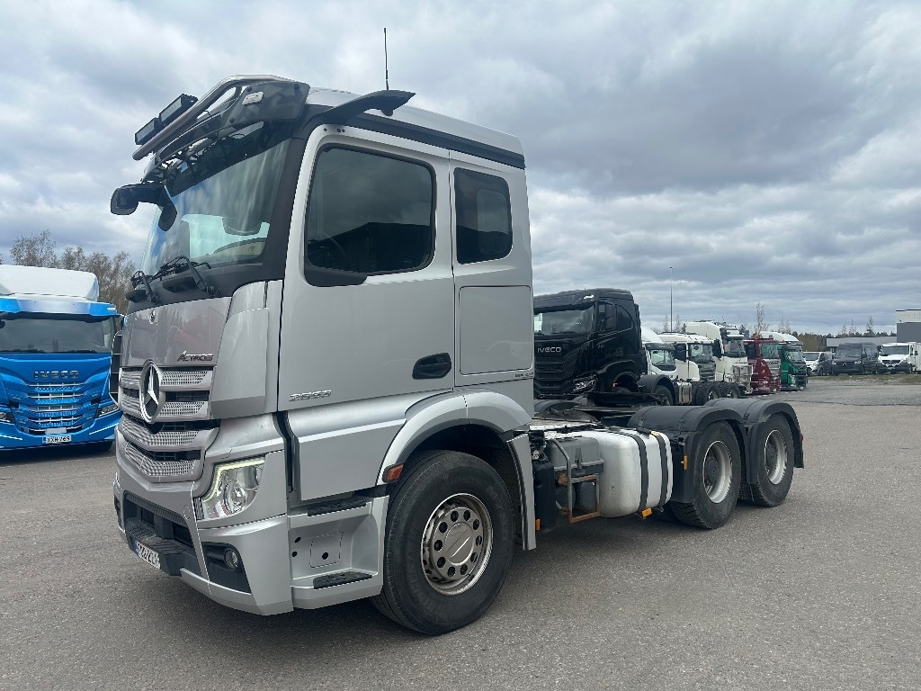 Mercedes-Benz Actros 2653 6x4 - Vilkikas: foto 1 Mercedes-Benz Actros 2653 6x4 - Vilkikas: foto 1