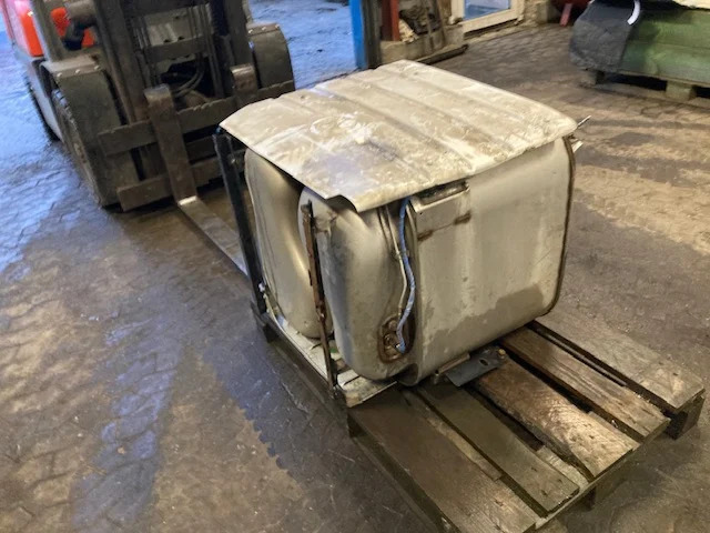 MAN 81.15103-6131 – MAN silencer - Išmetimo sistema - Sunkvežimis: foto 4 MAN 81.15103-6131 – MAN silencer - Išmetimo sistema - Sunkvežimis: foto 4