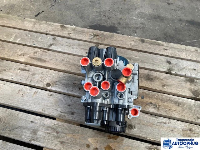 MAN 81.52108-6031 – MAN Lufttørrer - Elektros sistema - Sunkvežimis: foto 2 MAN 81.52108-6031 – MAN Lufttørrer - Elektros sistema - Sunkvežimis: foto 2