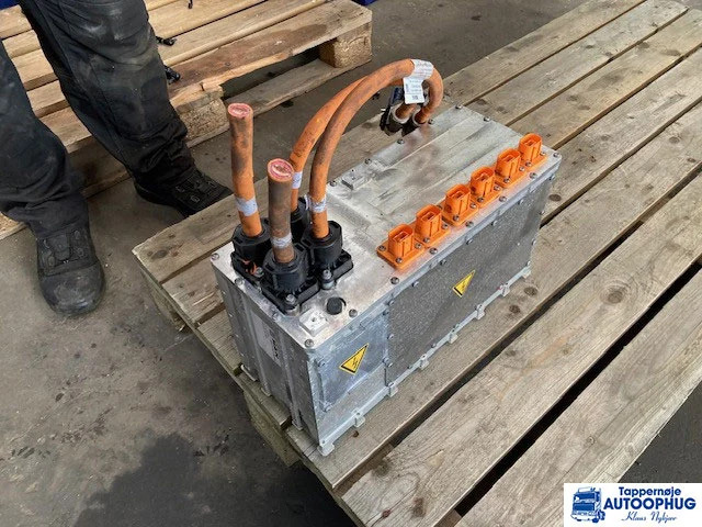 MAN 83.21101-6013 – High voltage distribution box 12C/18C - Elektros sistema - Sunkvežimis: foto 1 MAN 83.21101-6013 – High voltage distribution box 12C/18C - Elektros sistema - Sunkvežimis: foto 1