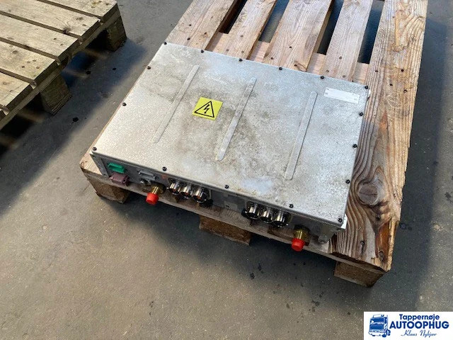 MAN 83.21103-6000 – MAN High-voltage converter - Elektros sistema - Sunkvežimis: foto 1 MAN 83.21103-6000 – MAN High-voltage converter - Elektros sistema - Sunkvežimis: foto 1