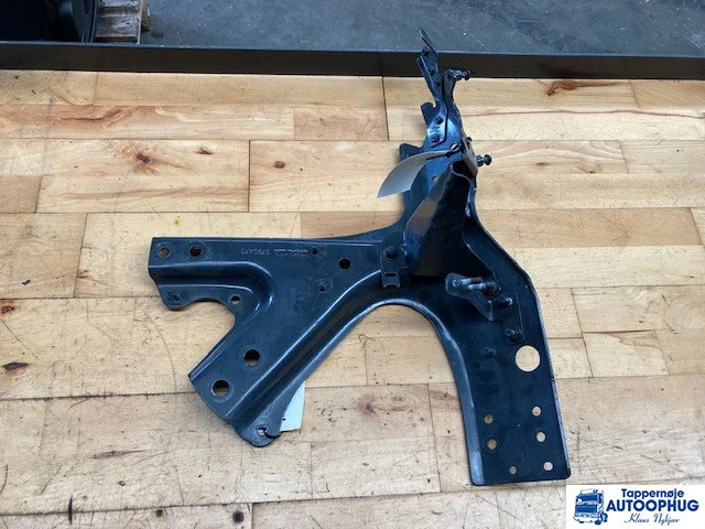 Scania lygte og trinholder Scania 2790473 - Kėbulas ir išorė - Sunkvežimis: foto 2 Scania lygte og trinholder Scania 2790473 - Kėbulas ir išorė - Sunkvežimis: foto 2