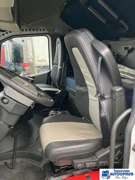 Volvo 23766428 – Volvo leather seat - Kabina ir interjeras - Sunkvežimis: foto 1 Volvo 23766428 – Volvo leather seat - Kabina ir interjeras - Sunkvežimis: foto 1