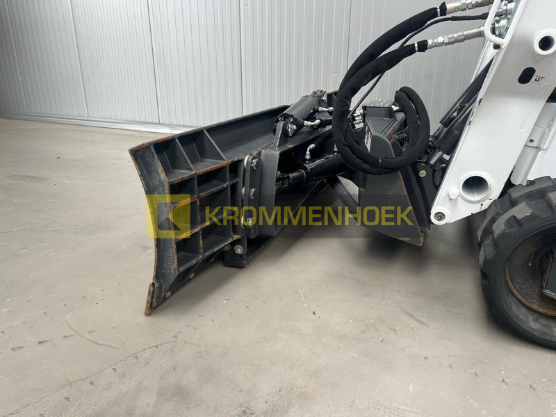Bobcat Dozerblade 96 6-weg Dozerblad - Verstuvas: foto 5 Bobcat Dozerblade 96 6-weg Dozerblad - Verstuvas: foto 5