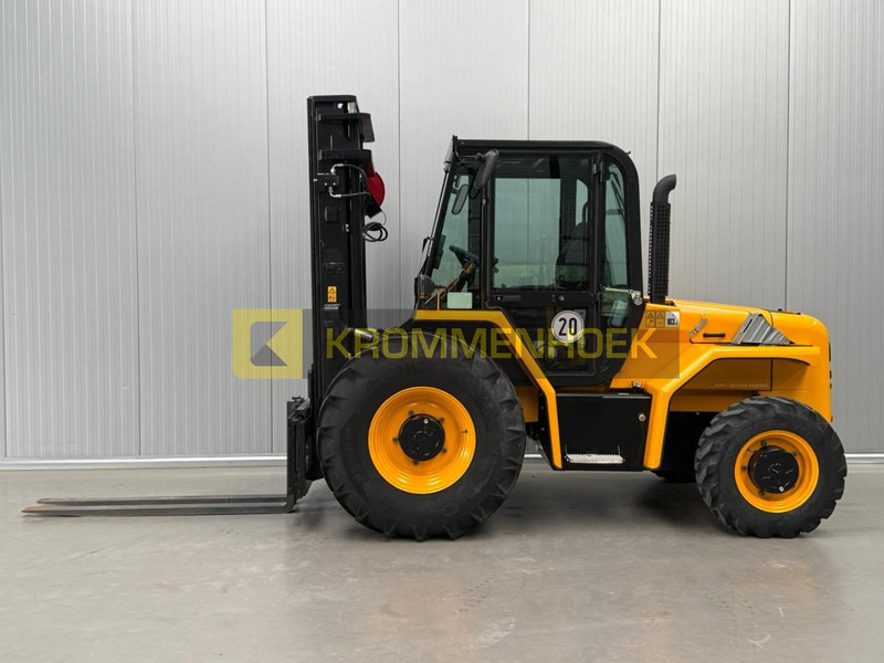 JCB 940 - Krautuvas-visureigis: foto 1 JCB 940 - Krautuvas-visureigis: foto 1